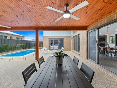 4 PIONEER PLACE, Thurgoona