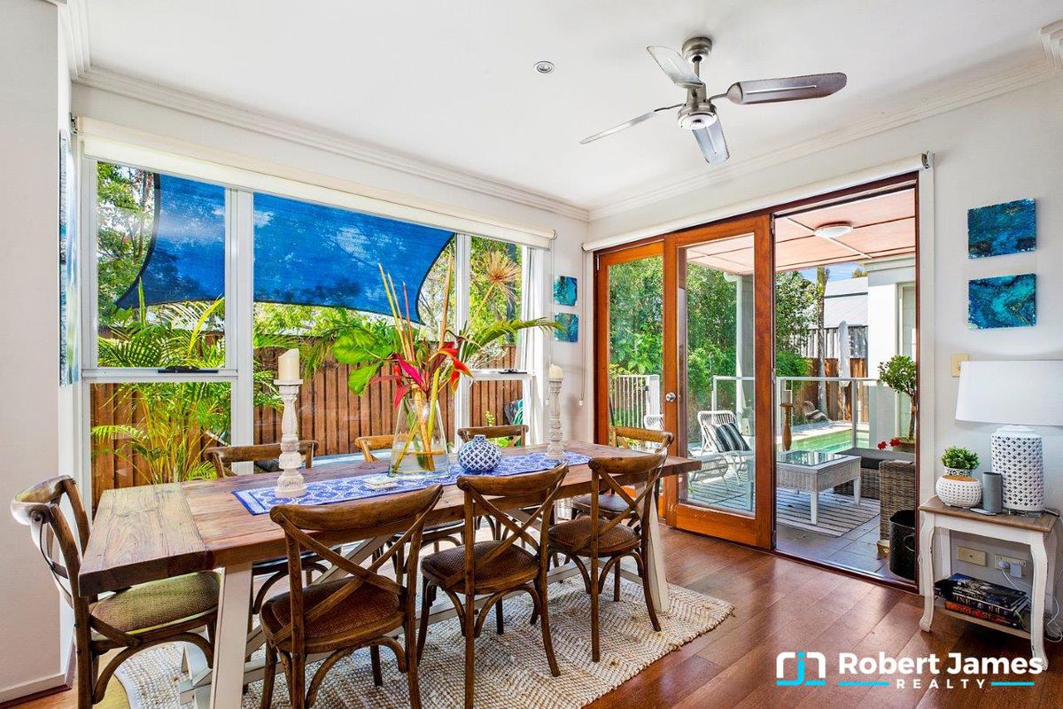 8/2 Lake Weyba Drive, Noosaville