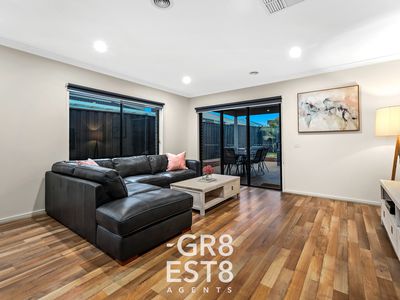 6 Glasson way, Cranbourne West