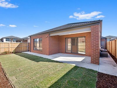 8 Dodson Drive, Point Cook