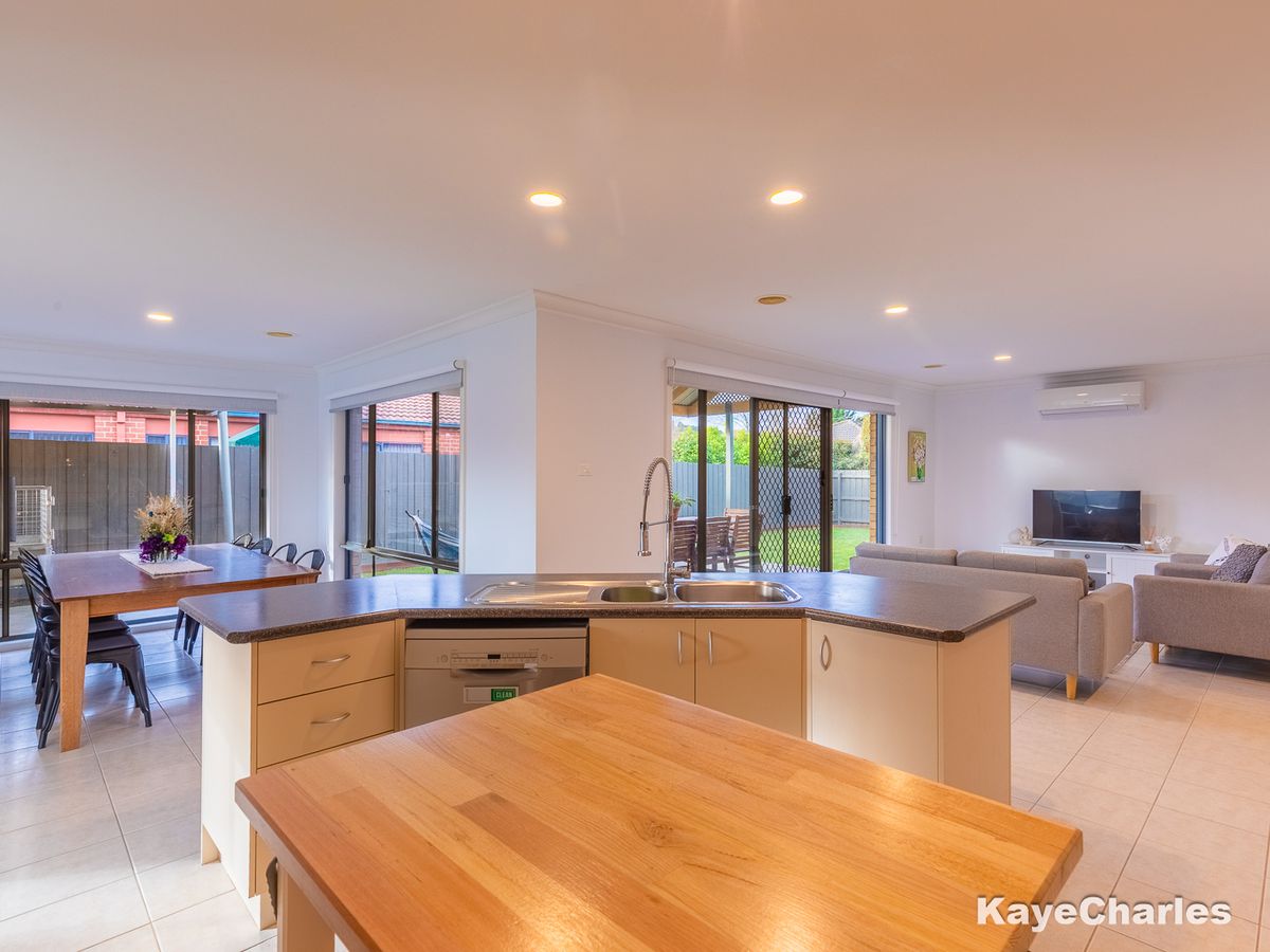 7 Castle Court, Beaconsfield