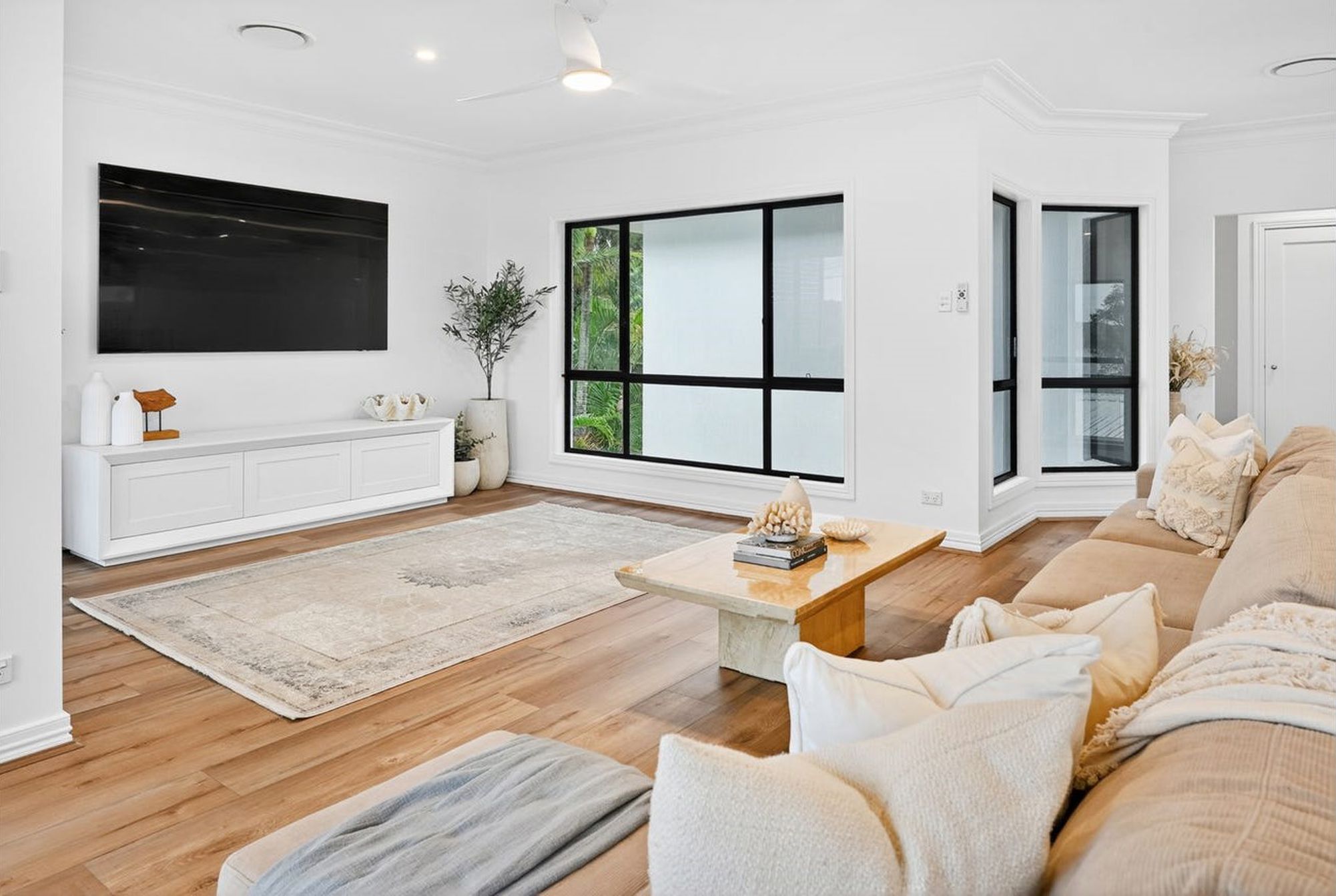 14 Pool Street, Hope Island