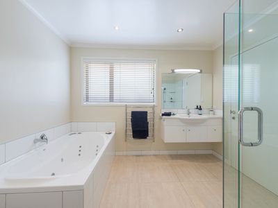 16 Saddleback Road, Todds Valley