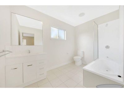 3 / 1 Collins Lane, Kin Kora