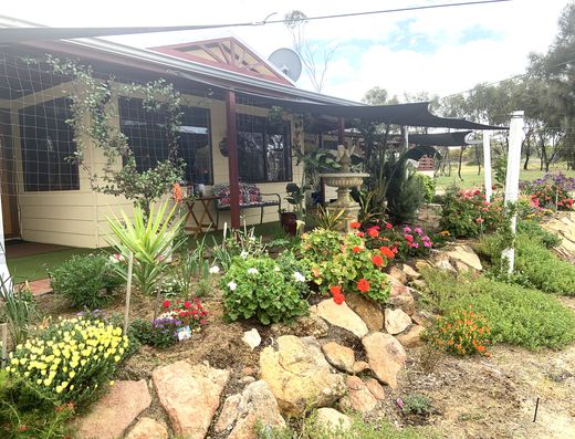 GORGEOUS 3X2 COUNTRY ESCAPE OR FAMILY HOME!!