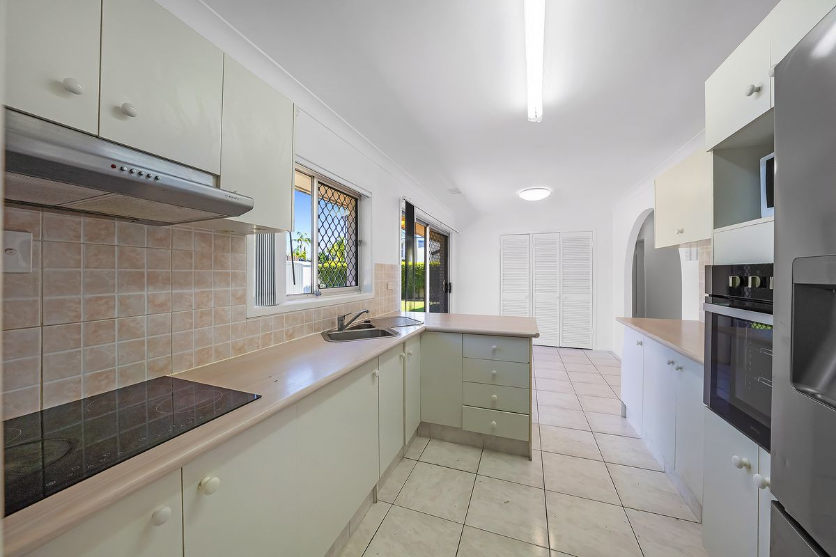 72 Monaco Street, Broadbeach Waters