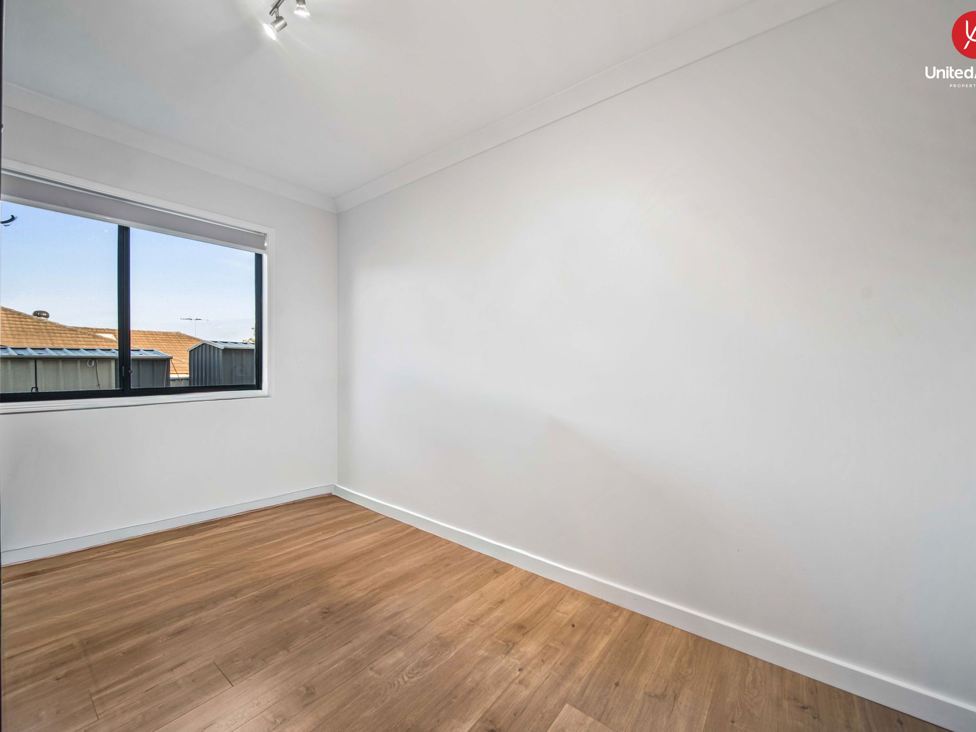 11 London Court, Cecil Hills