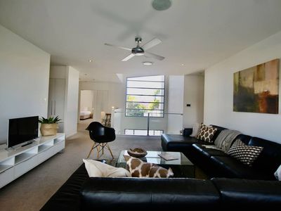 28 Summerland Key, Broadbeach Waters