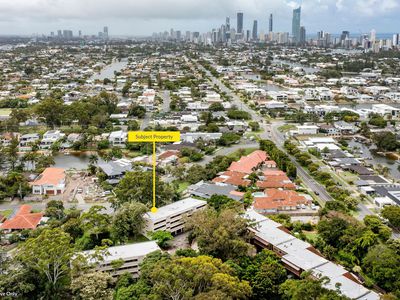 10 / 26 Holland Court, Broadbeach Waters