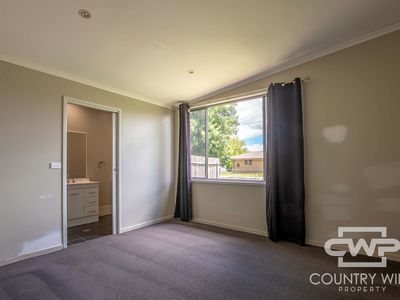 45 Abercrombie Street, Guyra