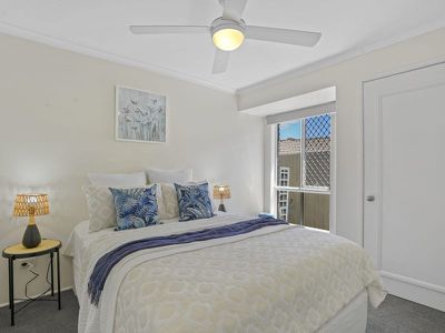 27 Captain Cook Close, Arundel