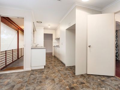 76 TRUDEWIND ROAD, Wodonga