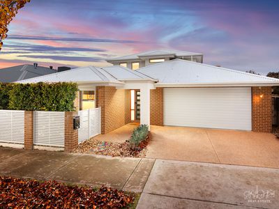 12 CLARENDON AVENUE, Wodonga