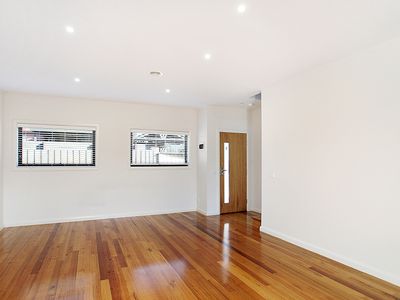 2 / 287 Blackshaws Road, Altona North