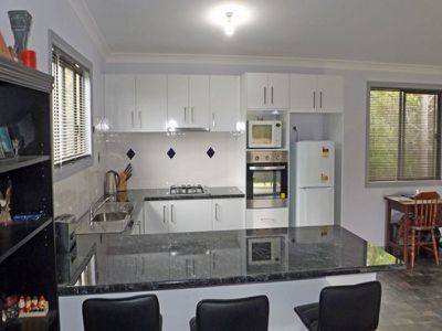 2 Princes Highway, Lake Tabourie