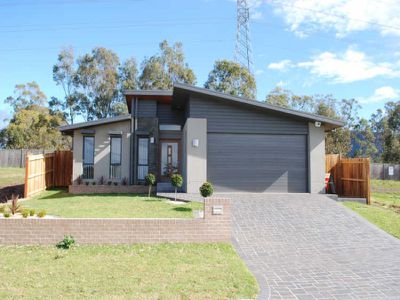 13 Spears Place, Horsley