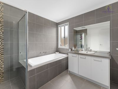 221 Fischer Street, Torquay