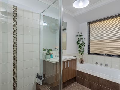 137 Lagoon Drive, Yanchep