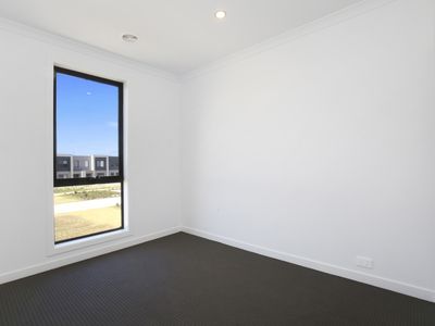 2 Nostrand Walk, Point Cook