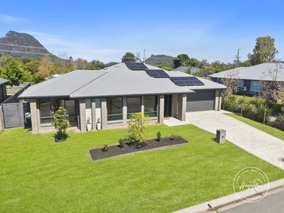 41 Ngungun Crescent, Glass House Mountains
