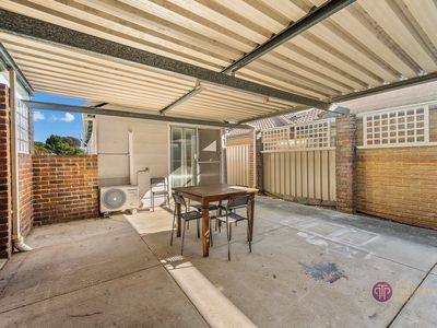 17 Church Street (Studio), Kelmscott