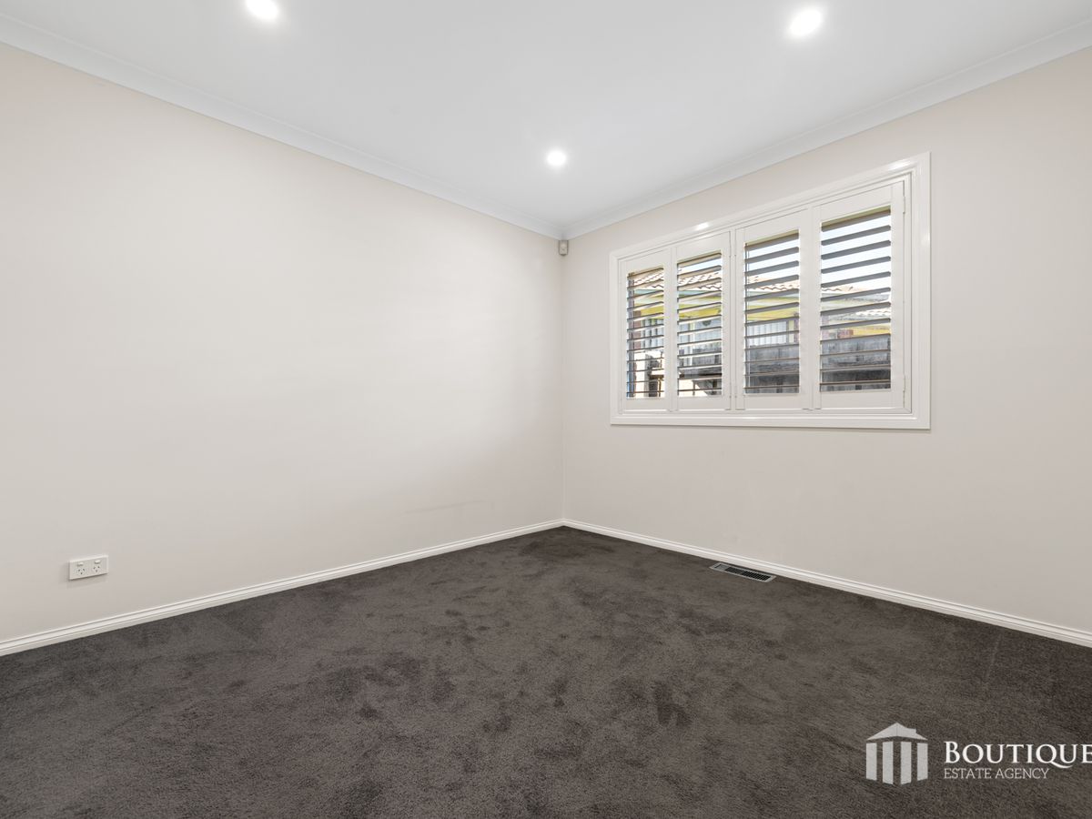 1 / 11 Lakeview Avenue, Rowville