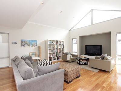 6 Barrow Crescent, North Coogee