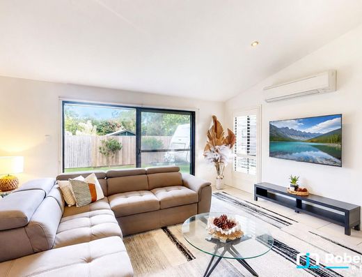 Immaculate Home with Side Access & Short Walk to Town image 3