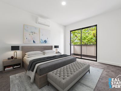 2 / 7 Young Road, Hallam