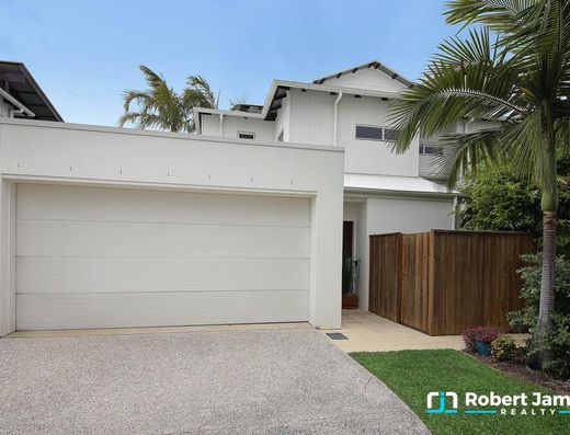 A short stroll to Gympie Terrace image 1