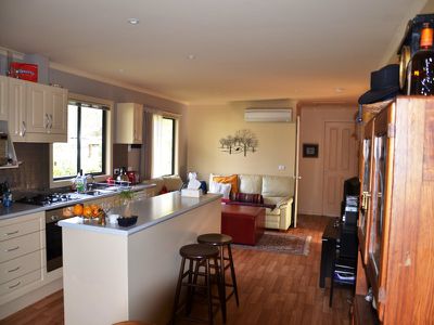 5 Myrtle Street , Tawonga South