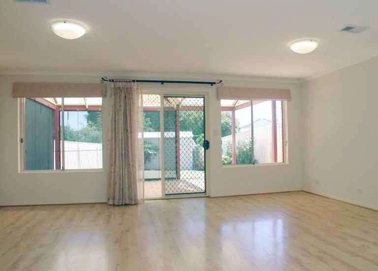 11 Eurunderee Avenue, Seacombe Gardens
