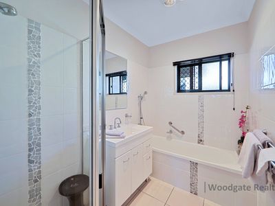 3 Moray Court, Woodgate