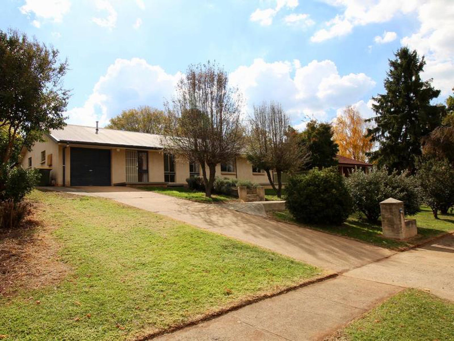 6 Euroka Place, Blayney