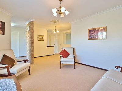 2 Freedman Way , Winthrop