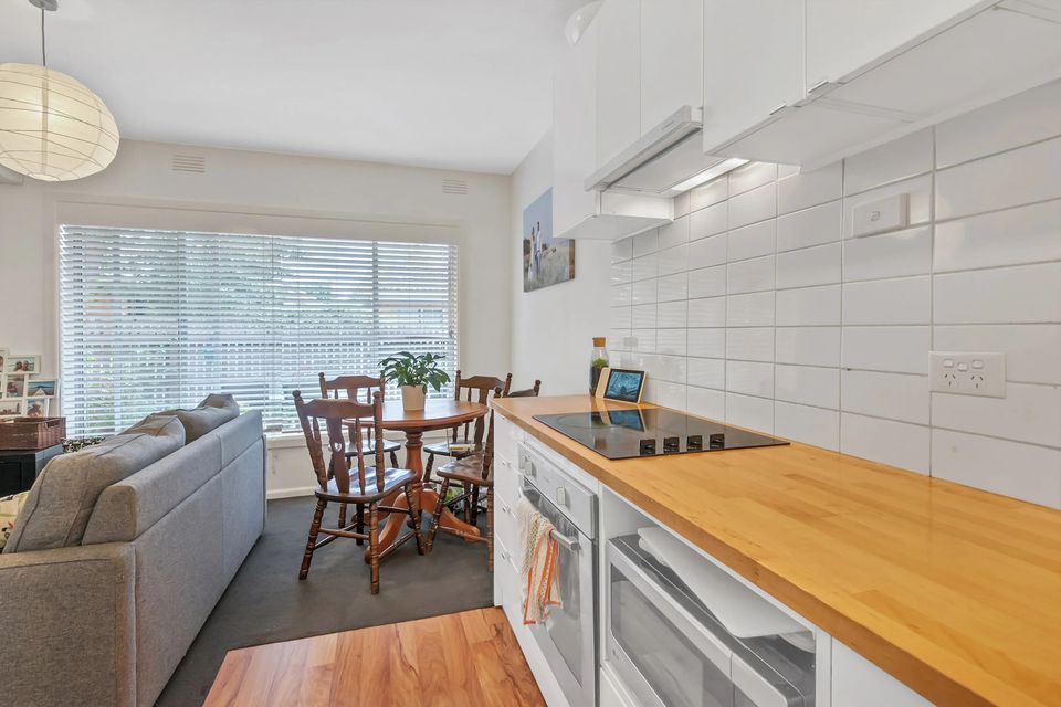 2 / 21 Hobart Road, Murrumbeena