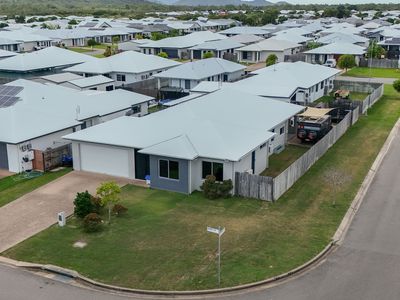 2 Barklya Street, Mount Low