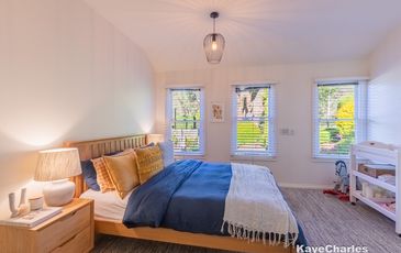 2 Thomson Road, Beaconsfield Upper