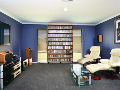 9 Sanders Close, Somerville