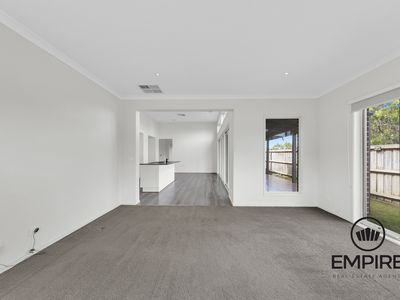 9 Grande Belmond Avenue, Clyde