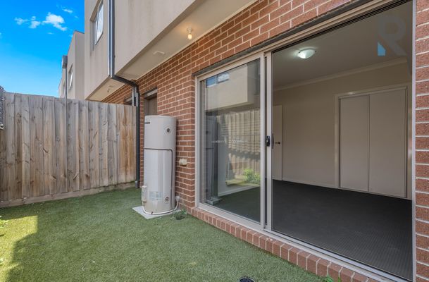 23 / 64 Escapade Boulevard, Craigieburn