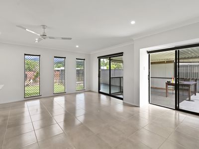 9 CONLAN CLOSE, Manoora