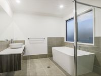 15 Hideaway Street, Pallara