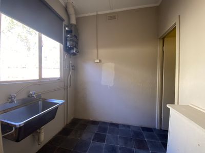 1 / 4 Margot Street, Chadstone