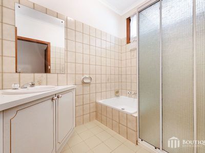 16 Oxford Court, Dandenong North