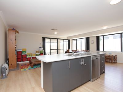 11 Arniston Way, Darch