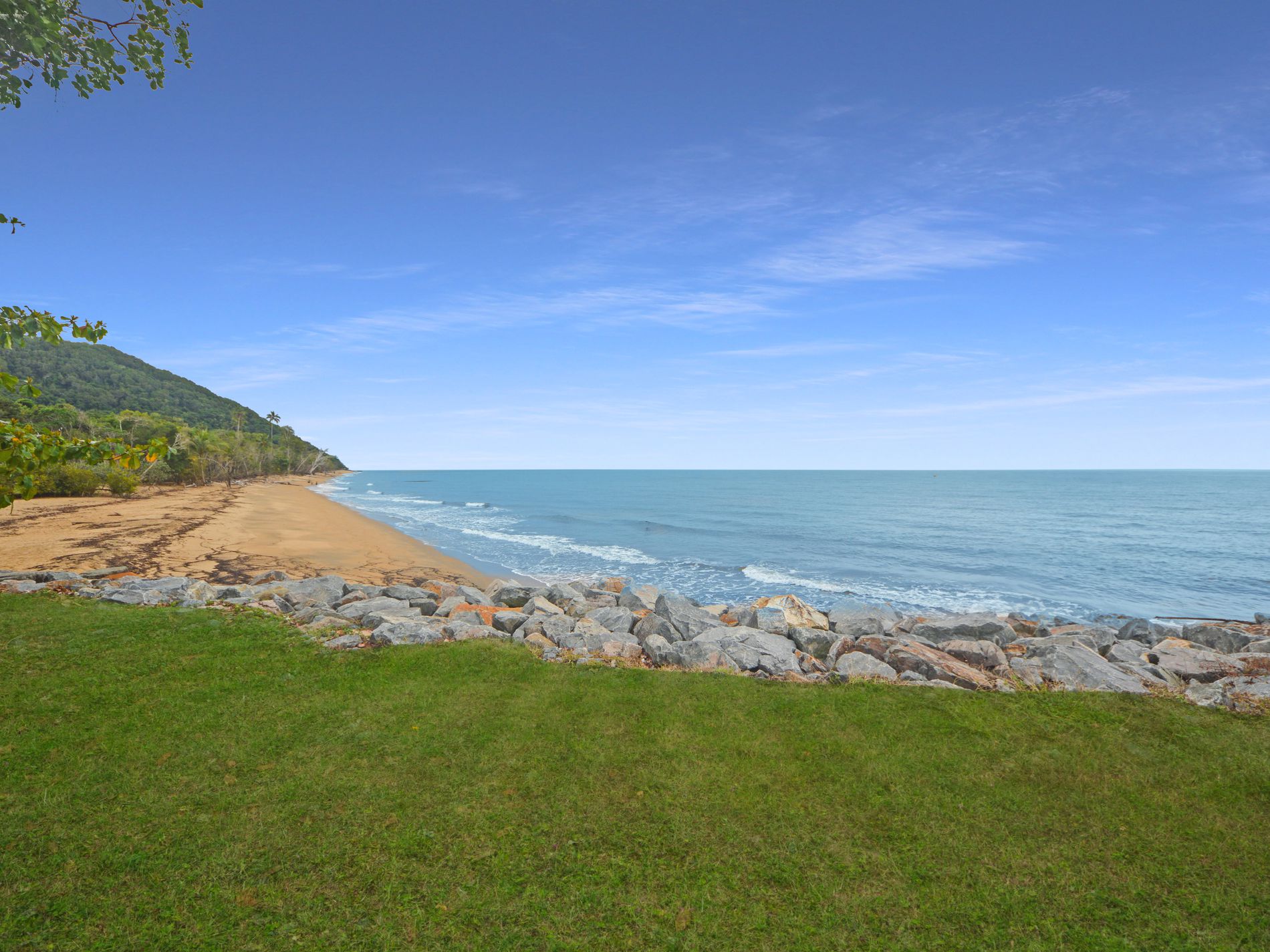 8 FELDT STREET, Flying Fish Point