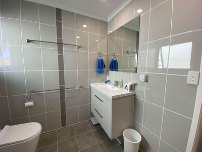 1 Sanctuary Point Close, Point Vernon