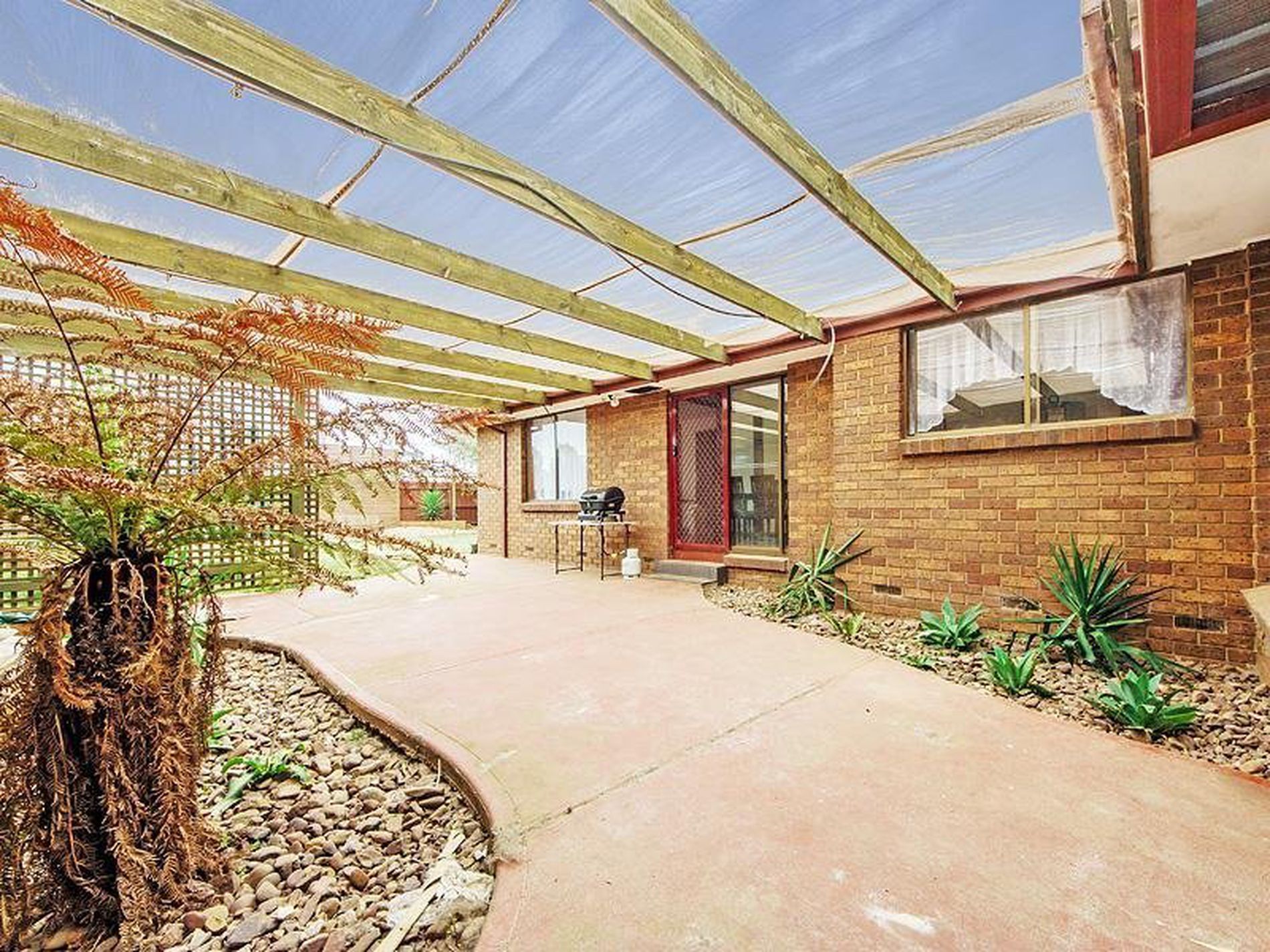 4 Charinga Avenue, Werribee