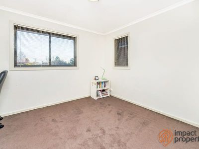 4 / 15 Weavell Place, Kambah